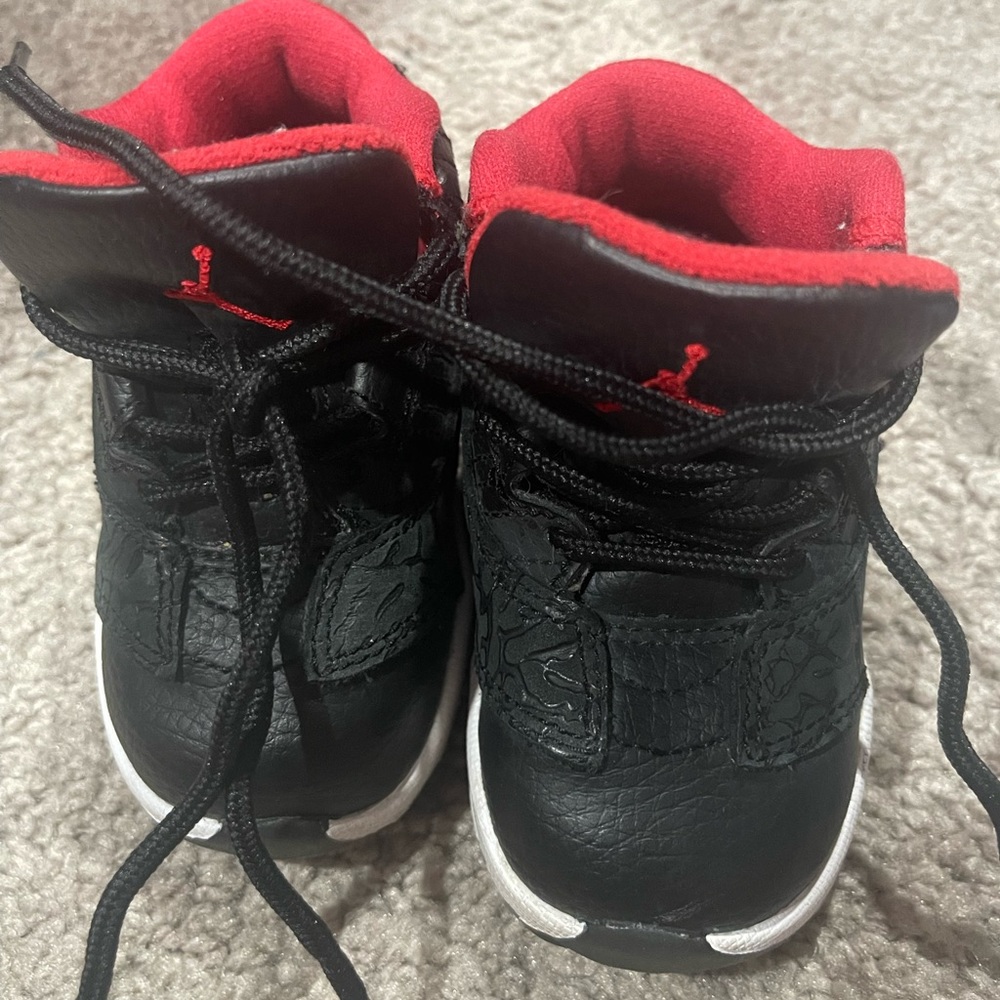 Baby Jordan XI 11 low sneakers 5c